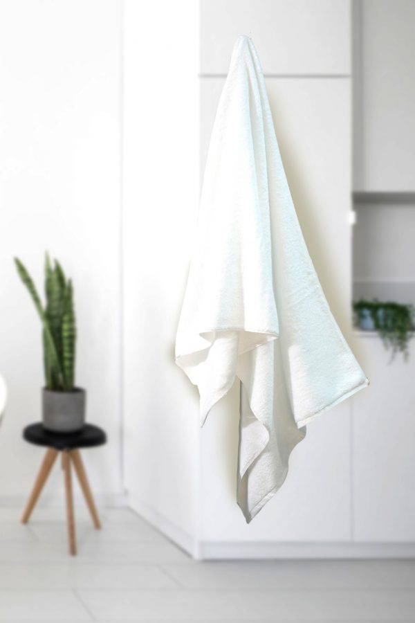 Bath Towel - White DELUXE 70x140cm - 600 GSM, 100% Cotton