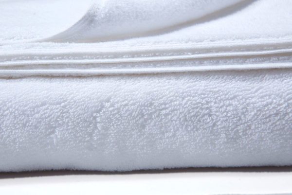 Bath Towel - White DELUXE 70x140cm - 600 GSM, 100% Cotton