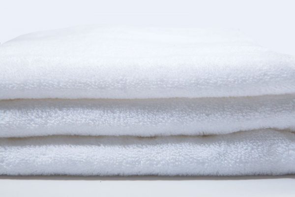 Bath Towel - White DELUXE 70x140cm - 600 GSM, 100% Cotton
