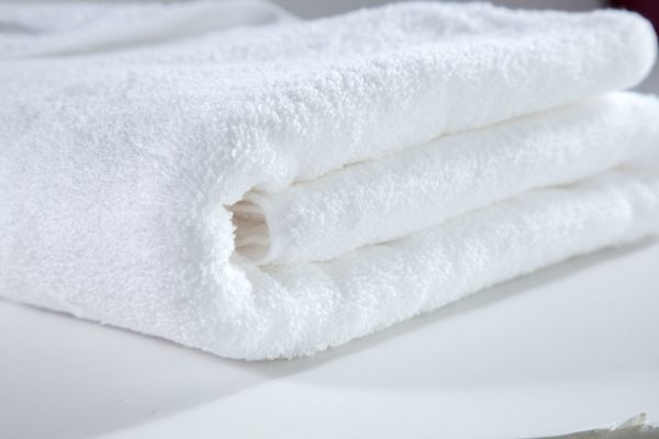 Bath Towel - White DELUXE 75x150cm - 600 GSM, 100% Cotton