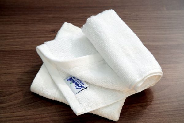 Face Towel - White DELUXE 31x31cm - 625 GSM, 100% Cotton