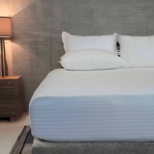 7 pcs Bed linen Set - Queen Size - 1cm Strip