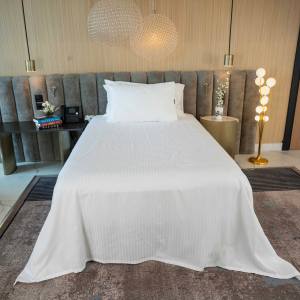 Deluxe Flat Sheet White Striped